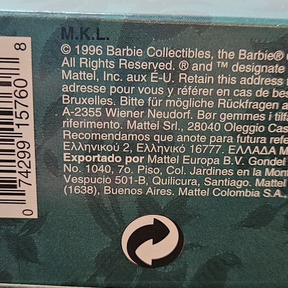 Holiday Collection Porcelain Holiday Caroler - Picture 3 of 8